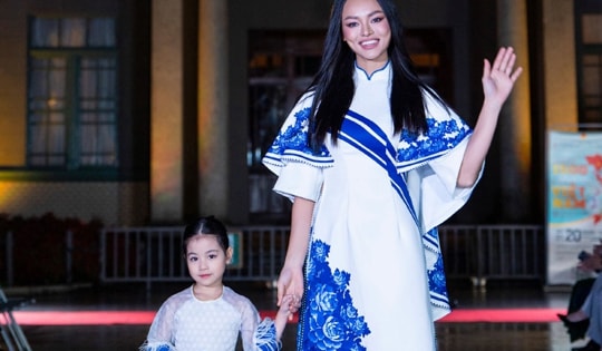 Mẫu nhí Hoàng Diệp cùng NTK Chế Quyết Tiến tôn vinh áo dài Việt Nam tại Nhật Bản