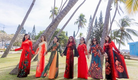 NTK Thúy Hằng ra mắt BST áo dài Lộc xuân chào đón Tết Giáp Thìn