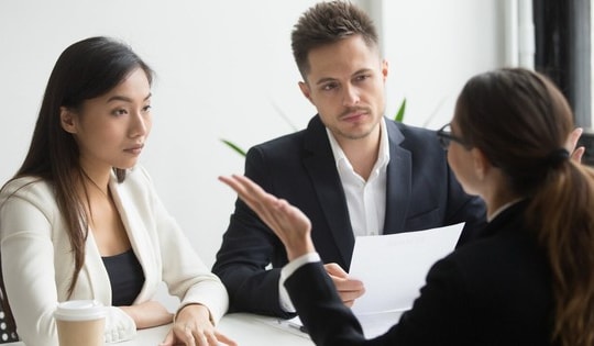 Gặp câu hỏi phỏng vấn khó, làm sao để "ghi điểm"?