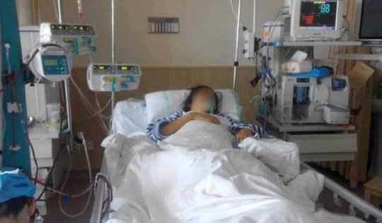 Người phụ nữ hôn mê sau 4 giờ nhuộm tóc và suýt mất mạng, bác sĩ nhắc nhở đối tượng nên cảnh giác khi làm đẹp