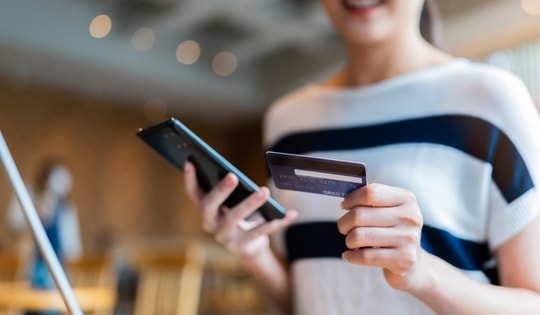 Nên để bao nhiêu tiền trong tài khoản thanh toán để an toàn, không bị thiệt hại?