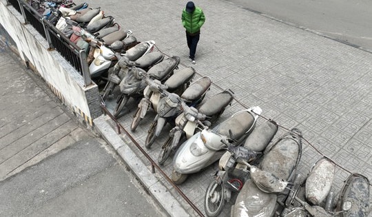 Hà Nội: 170 xe máy, xe đạp phủ bụi, vô chủ ở chung cư HH Linh Đàm có dễ dàng thanh lý?