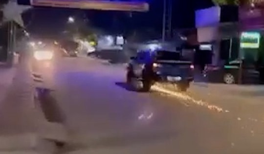 Tài xế ô tô 'thông chốt' đo nồng độ cồn, tông CSGT bị thương