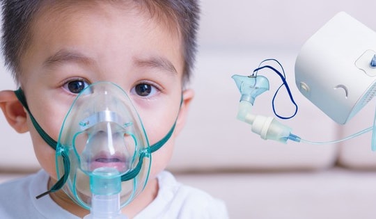 Trẻ mắc viêm tiểu phế quản khi nào cần gặp bác sĩ?