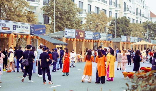 Khai màn “Chợ Tết Phố Hội” phía Đông Thủ đô