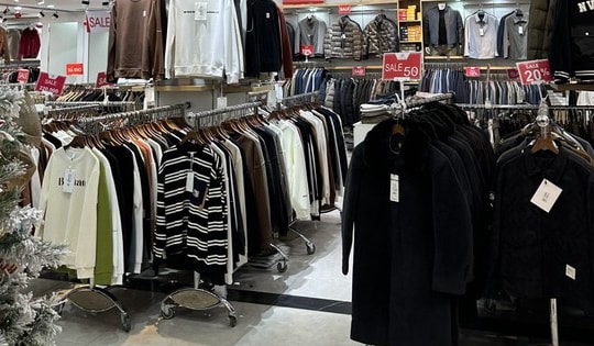 Quảng Ninh: Hàng nghi đạo nhái thương hiệu quốc tế nhộn nhịp vùng biên