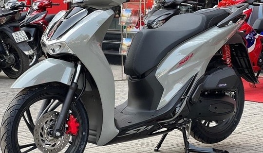 Giá xe SH mới nhất tháng 2/2024: Gây sốc khi tăng mạnh, khan hàng