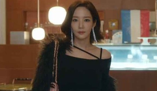 "Cô đi mà lấy chồng tôi": Nữ chính đeo túi gần 13 triệu won thu hút sự chú ý