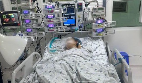 Nữ sinh 15 tuổi nhảy từ lầu 5 chung cư xuống đất