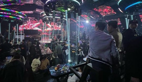 Đột kích quán bar Star 3 lúc nửa đêm phát hiện 32 người dương tính ma túy