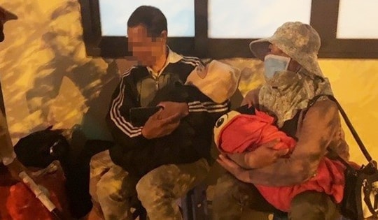 Gia đình lạc đường khi về quê ăn Tết được CSGT bố trí chỗ ăn nghỉ