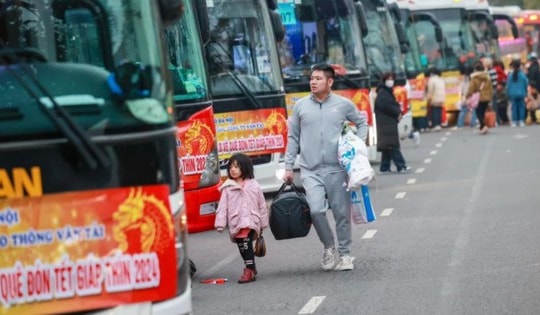 Hàng ngàn công nhân phấn khởi đón xe 0 đồng trở về quê đón Tết cổ truyền