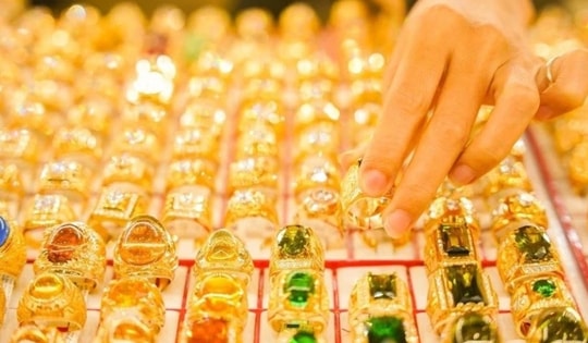 Giá vàng hôm nay 8/2: Vàng miếng SJC sôi sục tăng, vàng nhẫn lên đỉnh cao lịch sử mới