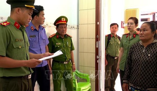 Bắt giam 'nữ quái' chuyên mua bán người