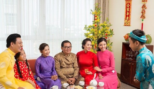 Xông đất thế nào cho gia chủ gặp nhiều may mắn, tài lộc đầy nhà? Năm Giáp Thìn 2024 tuổi nào hợp?