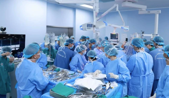 Hơn 150 thầy thuốc lập kỳ tích về ghép tạng trong ngày Tết Giáp Thìn