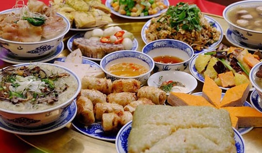 Ăn cỗ Tết bị đầy bụng, khó tiêu cần thay đổi ngay thói quen này vì đây mới là nguyên nhân chính