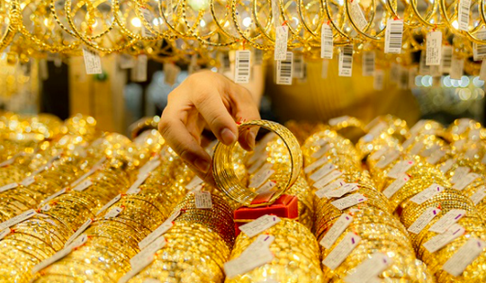 Giá vàng hôm nay 14/2: Vàng SJC neo ở ngưỡng rất cao, dự báo sẽ biến động mạnh ngày vía Thần Tài