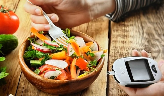 5 lời khuyên của chuyên gia dinh dưỡng giúp người đái tháo đường ăn uống an toàn dịp Tết