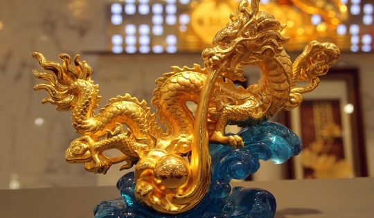 Những 'Đại Long nhả ngọc' được đúc bằng vàng nguyên khối, chờ đợi người dân 'chốt đơn' ngày vía Thần tài