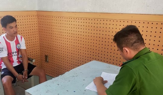 Tạm giữ lái xe điều khiển ô tô gây tai nạn liên hoàn rồi bỏ trốn