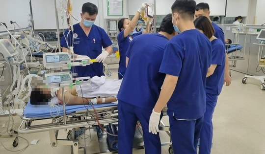 Đột ngột khó thở, cụ bà 75 tuổi ngừng tim do nhồi máu phổi