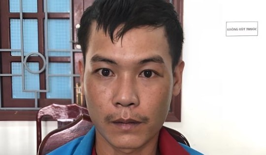 Nam thanh niên mang tiền cướp được đến gửi ngân hàng