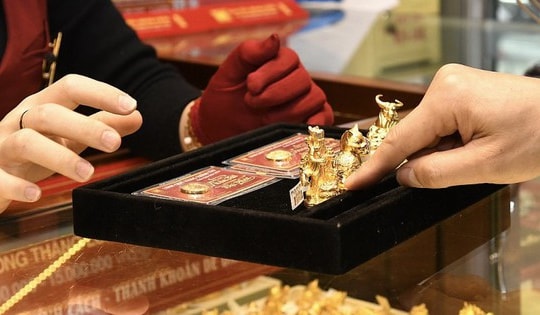 Giá vàng hôm nay ngày vía Thần Tài 19/2 giảm dữ dội