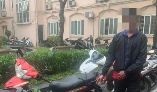 Người giúp việc lấy xe máy của chủ nhà 'diễn xiếc' trên Đại lộ Thăng Long