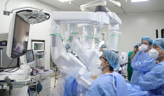 Phẫu thuật robot thành công cho các bệnh nhân bị ung thư gan và ung thư đường tiêu hóa