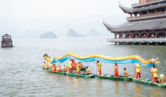 Chiêm ngưỡng toàn bộ nghi thức rước nước trang nghiêm tại chùa Tam Chúc