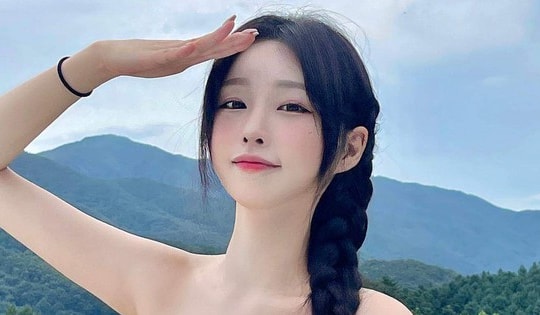 Hậu nâng ngực: Ngực bị bè hẳn sang 2 bên thành 2 cục cứng ngắc có sao không? Sau này có mềm tự nhiên không?