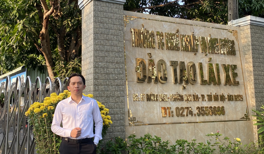 Thầy dạy lái xe coi học viên như người thân, luôn sáng tạo trong từng giờ học