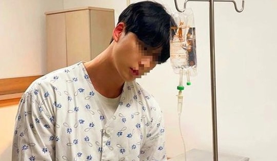 Thanh niên 20 tuổi đang khỏe mạnh bỗng méo miệng vì mắc sai lầm này trong lúc gội đầu