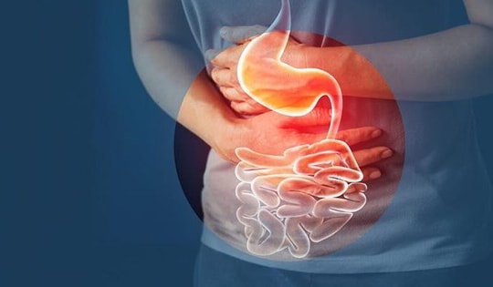 Bé 15 tuổi thủng dạ dày món ăn khoái khẩu nhiều bạn trẻ Việt yêu thích, đây là 4 dấu hiệu đau bụng cần được khám sớm