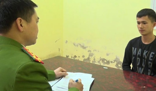 Khởi tố lái xe đâm cảnh sát giao thông