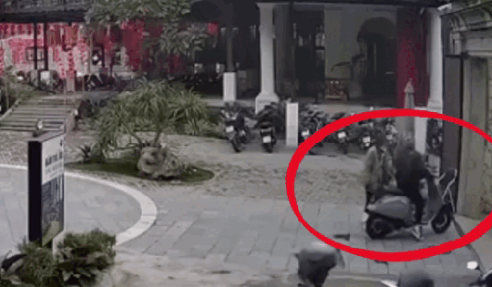 Video: Phẫn nộ cảnh nam thanh niên hành hung bảo vệ quán cà phê vì nhận vé xe số 49