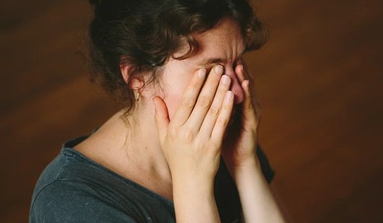 5 mẹo quản lý chứng đau nửa đầu khi thời tiết đầu Xuân thay đổi thất thường