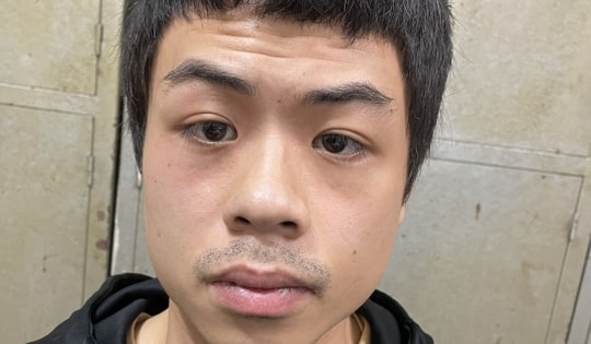 Nam thanh niên dùng còng số 8 khoá tay người yêu khi bị từ chối tình cảm