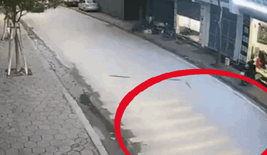 Video: Khiếp vía cảnh ô tô con lao 'như tên lửa', gây tai nạn liên hoàn ở Hải Dương