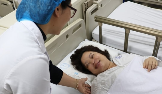 Cứu người phụ nữ mang song thai 33 tuần bị vỡ tử cung