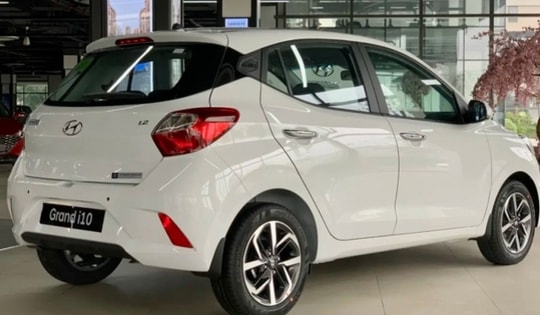 Giá lăn bánh Hyundai Grand i10 mới nhất: Giảm bất ngờ, Kia Morning gặp đối thủ xứng tầm
