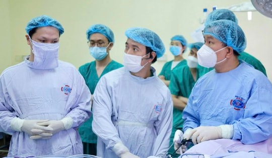 Lần đầu tiên nội soi một lỗ cắt tuyến vú kết hợp tạo hình thẩm mỹ cho bệnh nhân ung thư vú