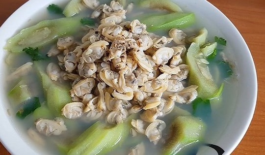 Ăn ngao giúp tăng cường sức mạnh đàn ông, kết hợp loại lá này thành canh ngon lạ