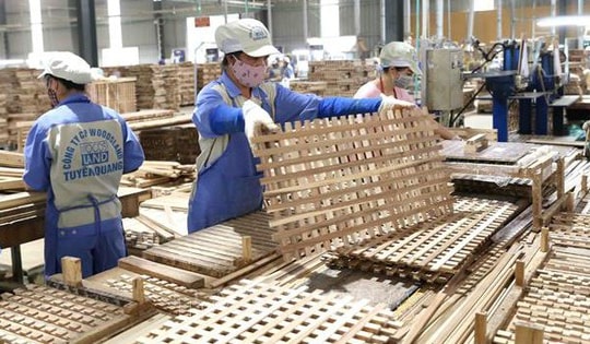 Xuất khẩu lâm sản tăng trên 47%