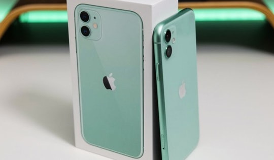 Điện thoại 'cục gạch' đời mới bán chạy, iPhone 11 rớt giá mạnh