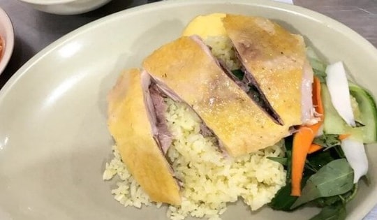 Đã có 222 người ngộ độc nhập viện, nghi do ăn cơm gà Trâm Anh ở Khánh Hoà