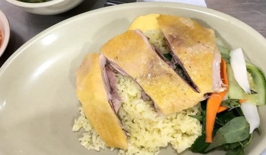 Thông tin mới nhất vụ 222 người phải nhập viện sau ăn cơm gà ở Nha Trang