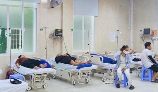 Còn 164 người nghi ngộ độc sau ăn cơm gà Trâm Anh đang nằm viện