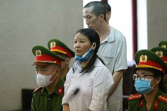 Bị cáo ngất tại phiên phúc thẩm vụ án mẹ 'nữ sinh giao gà'